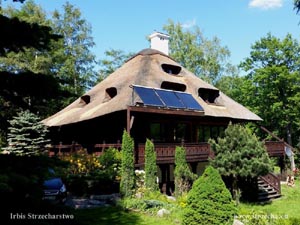 reed roof on the Sarnia villa in Karpacz