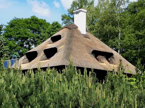 North side of the roof after the service of thatched roofs